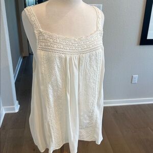 Torrid White Lace Sleeveless Top lace detail adjustable straps torrid size one